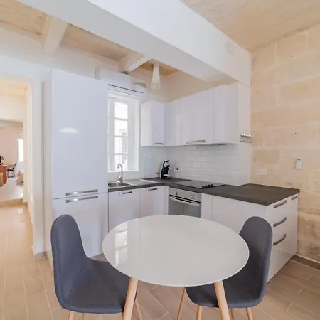 Townhouse * ואלטה