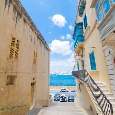 Apartment Townhouse *